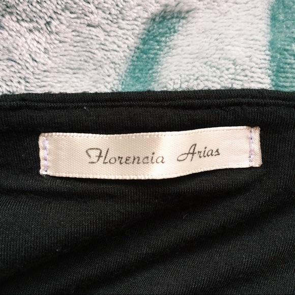 🐳 Black and bright colored printed strapless summer dress with cut out sides - Picture 3 of 4